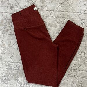 Vuori clean elevation High-Waisted Leggings rust color size small
